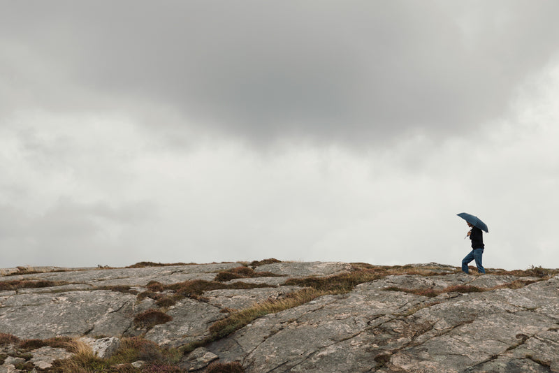 Load image into Gallery viewer, VINGA Baltimore AWARE™ RPET 21&quot; umbrella - Custom Wood Designs
