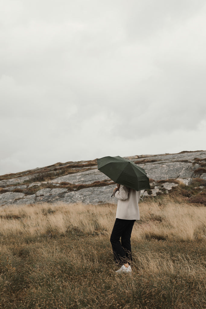 Load image into Gallery viewer, VINGA Baltimore AWARE™ RPET 21&quot; umbrella - Custom Wood Designs
